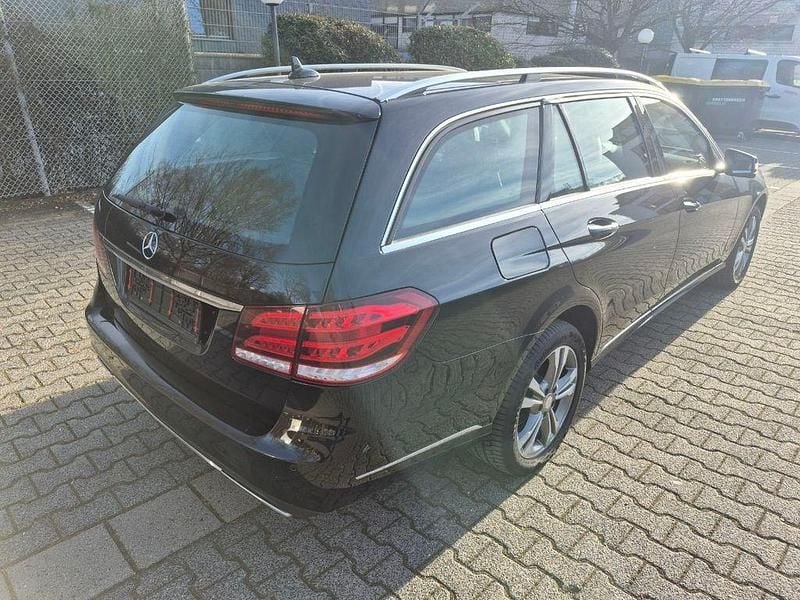 Gebraucht Mercedes E400 333 PS (244 kW) 2013 Schwarz Limousine