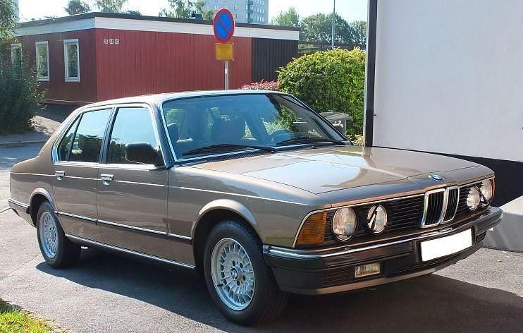 Gebraucht BMW 735 218 PS (160 kW) 1983 Beige Limousine