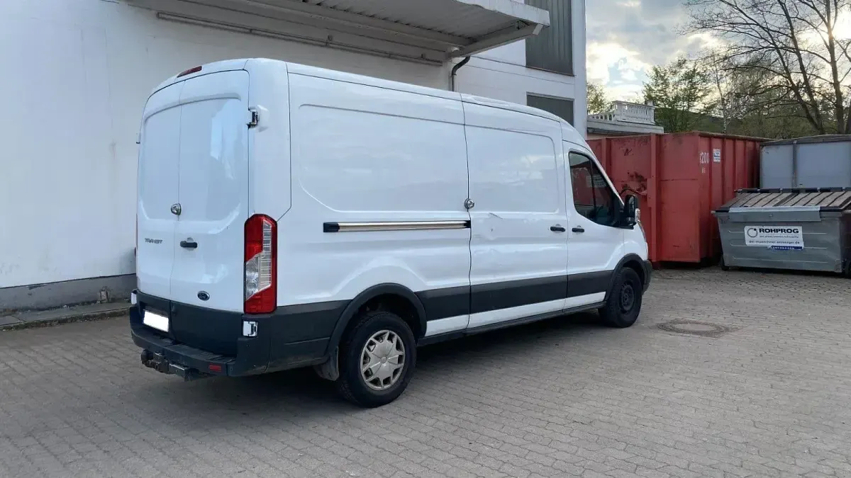 Gebraucht Ford Transit Trend 131 PS (96 kW) 2019 Weiß Van / Kleinbus