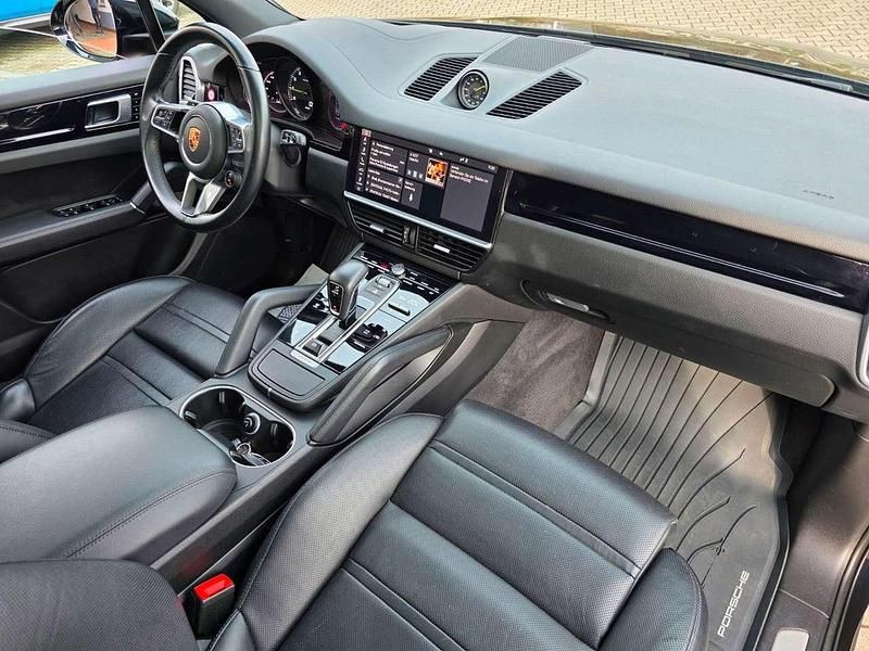 Gebraucht Porsche Cayenne 462 PS (339 kW) 2021 Tiefschwarz SUV