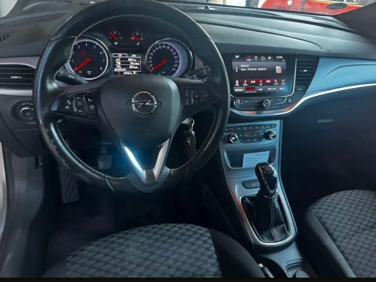 Gebraucht Opel Astra Edition 150 PS (110 kW) 2016 Grau Kombi