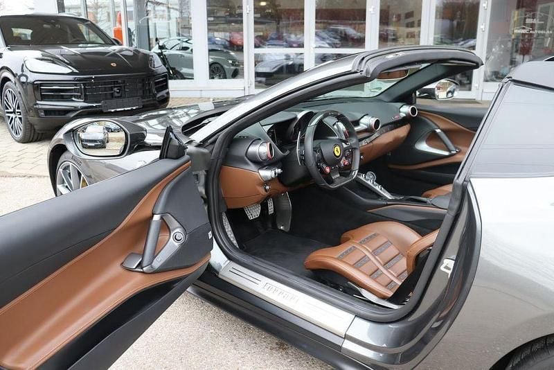 Gebraucht Ferrari 812 799 PS (587 kW) 2021 Schwarz Cabrio