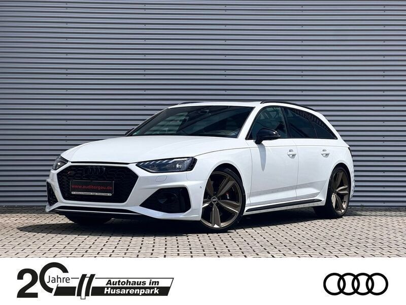 Gletscherweiß metallic Gebraucht 2022 Audi RS4 Ambiente Kombi | 70.989 € (Guter Preis) - Bild 1/4