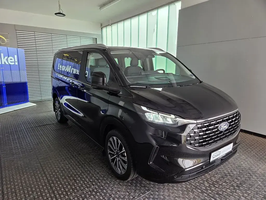 Gebraucht Ford Tourneo Titanium 170 PS (125 kW) 2025 Schwarz Van / Kleinbus