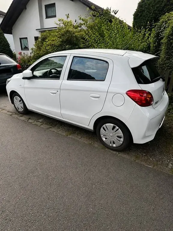 Gebraucht Mitsubishi Space Star Select 71 PS (52 kW) 2023 Weiß Kleinwagen