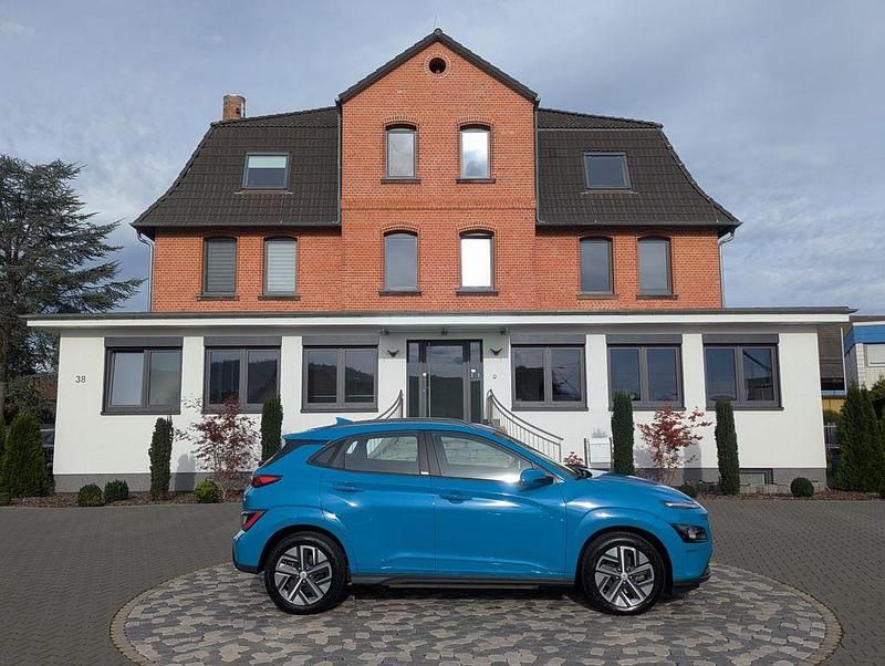 Blau Gebraucht 2021 Hyundai Kona Select SUV | 15.950 € (Fairer Preis) - Bild 1/4