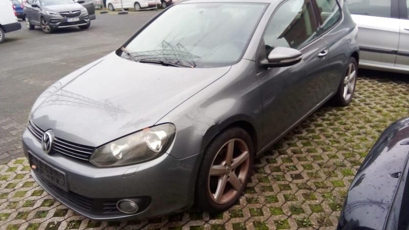 Silber Gebraucht 2009 VW Golf VI Limousine | 1.650 € (Superpreis) - Bild 1/4