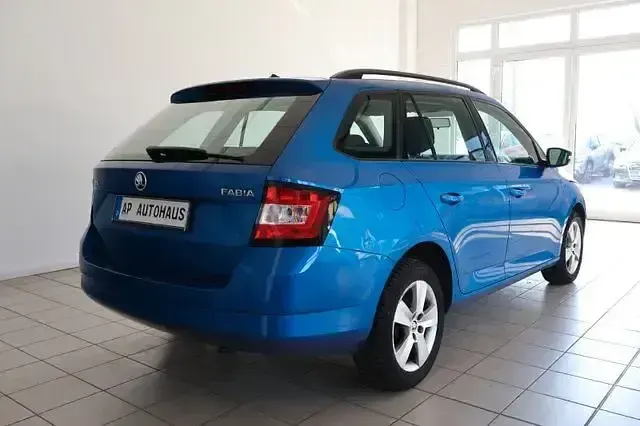 Gebraucht Skoda Fabia Ambition 95 PS (69 kW) 2017 Raceblau metallic Kombi