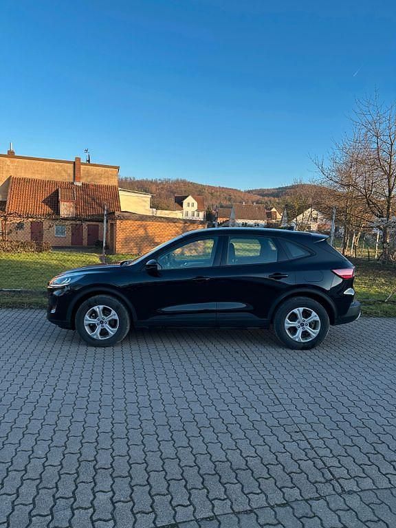 Gebraucht Ford Kuga 152 PS (111 kW) 2022 Schwarz SUV