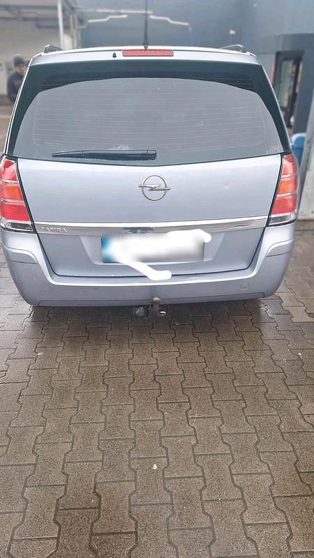 Gebraucht Opel Zafira 105 PS (77 kW) 2007 Silber Van / Kleinbus