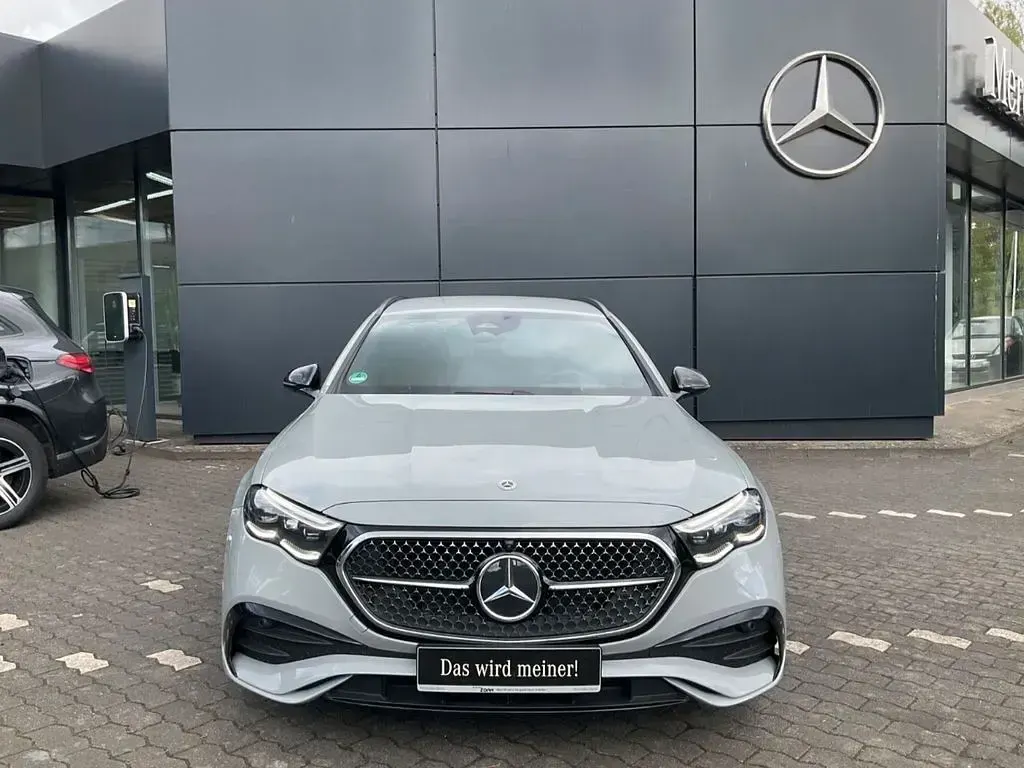 Gebraucht Mercedes E300 AMG line 204 PS (150 kW) 2025 Grau Limousine