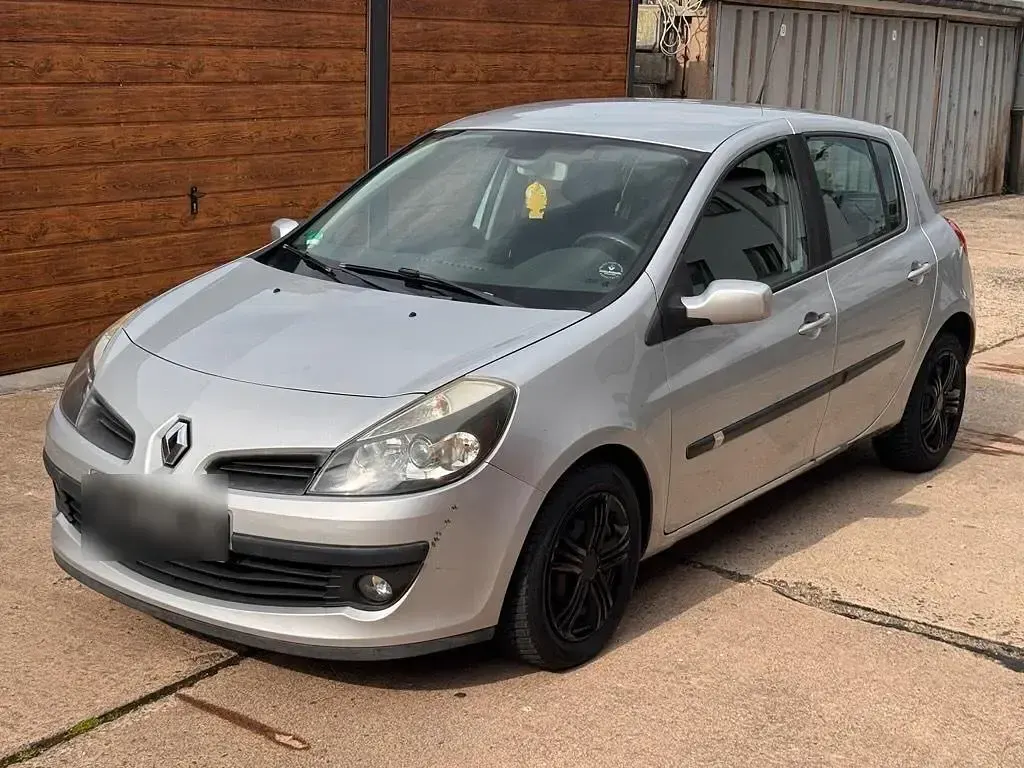 Gebraucht Renault Clio 88 PS (64 kW) 2008 Silber Kleinwagen
