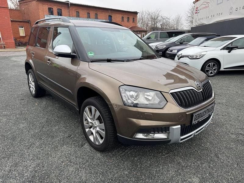 Braun Gebraucht 2015 Skoda Yeti Elegance SUV | 10.999 € (Guter Preis) - Bild 1/4