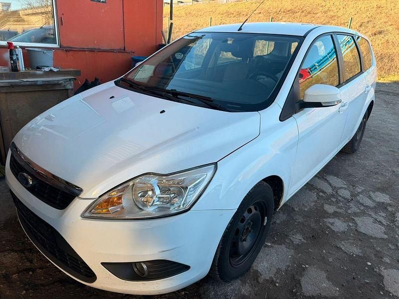 Gebraucht Ford Focus Style 109 PS (80 kW) 2010 Weiß Limousine