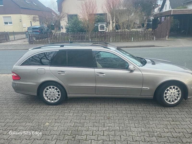 Gebraucht Mercedes E220 150 PS (110 kW) 2005 Grau Kombi