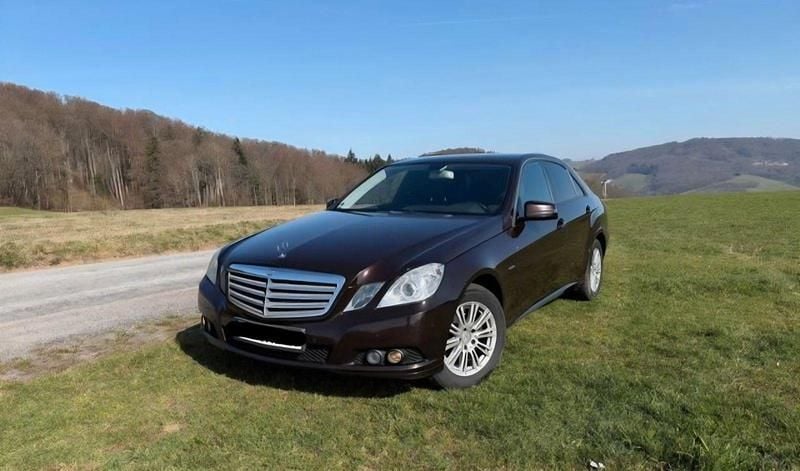 Gebraucht Mercedes E200 136 PS (100 kW) 2009 Braun Limousine