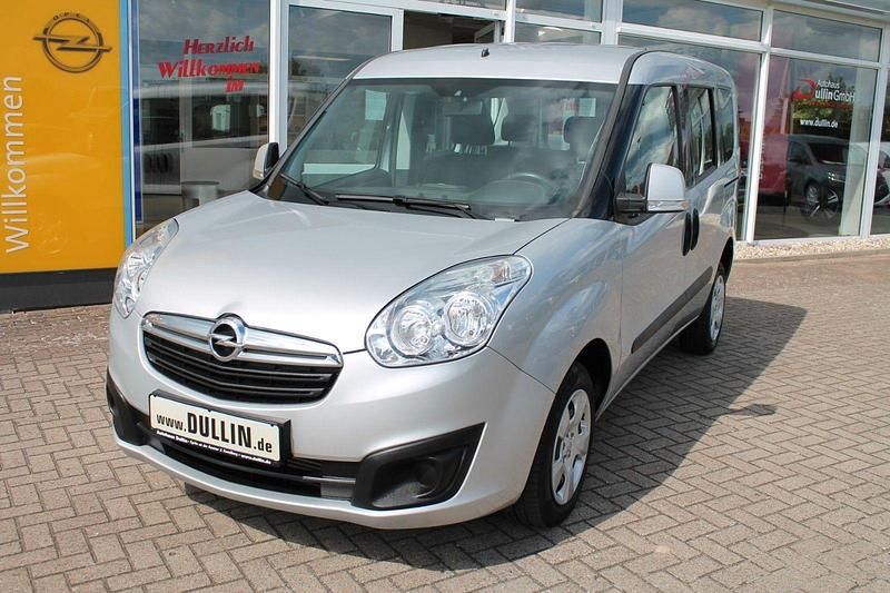 Gebraucht Opel Combo Edition 95 PS (69 kW) 2016 Silber Van / Kleinbus