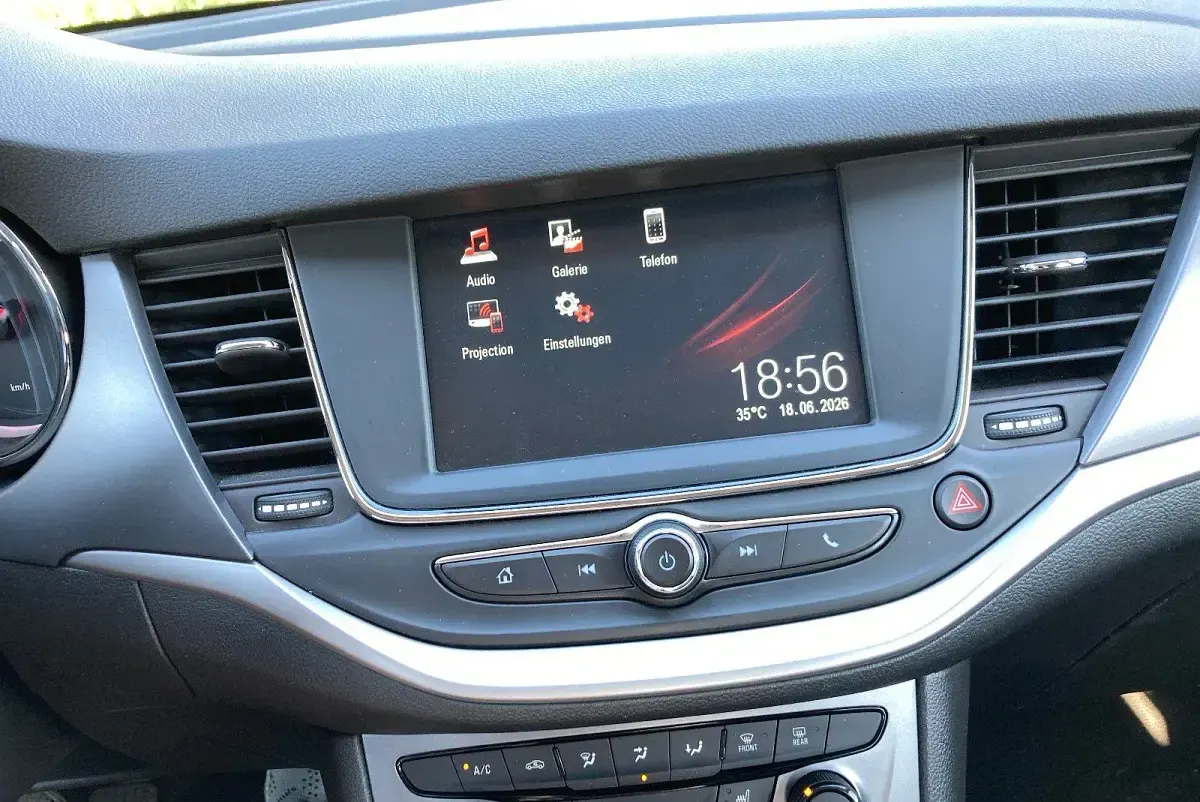 Gebraucht Opel Astra 125 PS (91 kW) 2019 Rot Limousine