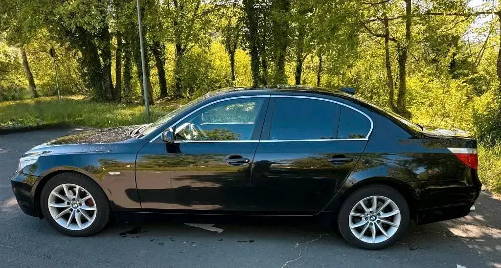 Gebraucht BMW 520 Basis 170 PS (125 kW) 2004 Schwarz Limousine