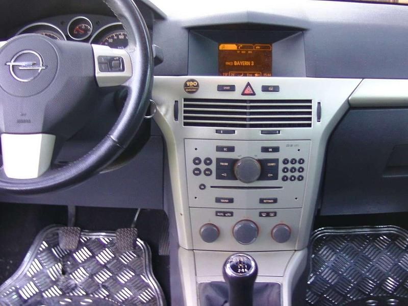 Gebraucht Opel Astra 125 PS (91 kW) 2008 Silber Kombi