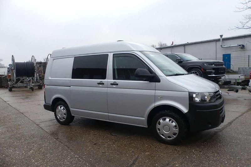 Gebraucht VW Transporter 140 PS (102 kW) 2015 Reflexsilber Van