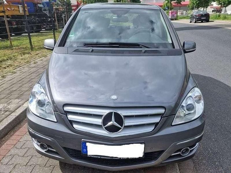Grau Gebraucht 2010 Mercedes B160 Van / Kleinbus | 5.999 € (Fairer Preis) - Bild 1/4