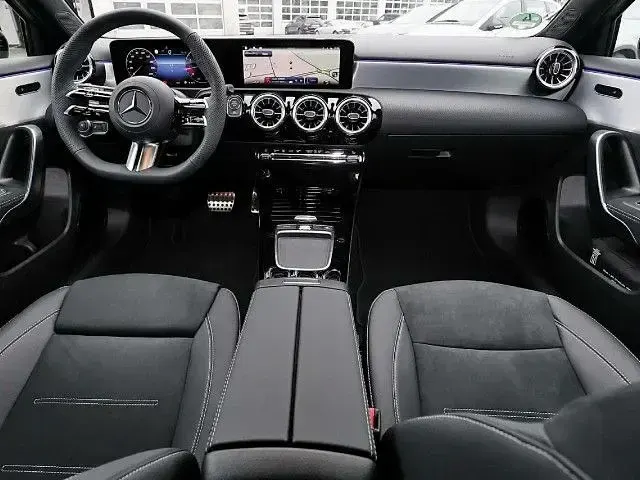 Gebraucht Mercedes A200 Edition 163 PS (119 kW) 2026