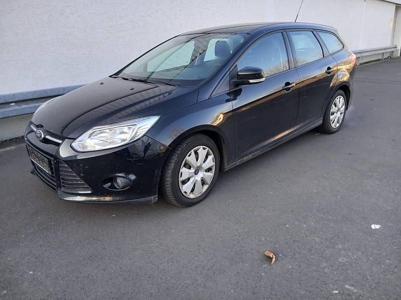 Gebraucht Ford Focus 95 PS (69 kW) 2012 Schwarz Kombi