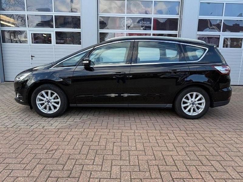 Gebraucht Ford S-MAX Titanium 150 PS (110 kW) 2017 Iridiumschwarz metallic Van / Kleinbus