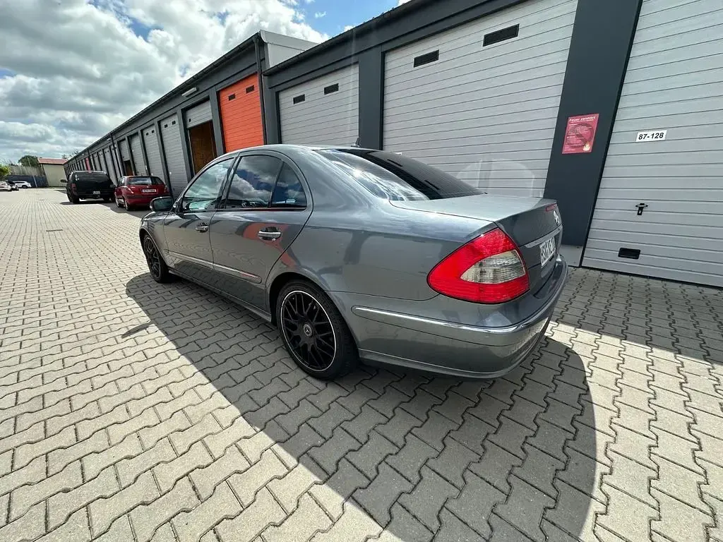 Gebraucht Mercedes E280 Avantgarde 190 PS (139 kW) 2006 Grau Limousine