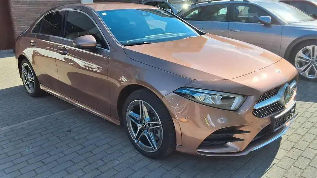Gebraucht Mercedes A250 AMG line 160 PS (117 kW) 2022 Gold Limousine