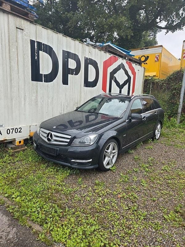 Schwarz Gebraucht 2011 Mercedes C300 Avantgarde Kombi | 8.000 € (Superpreis) - Bild 1/4