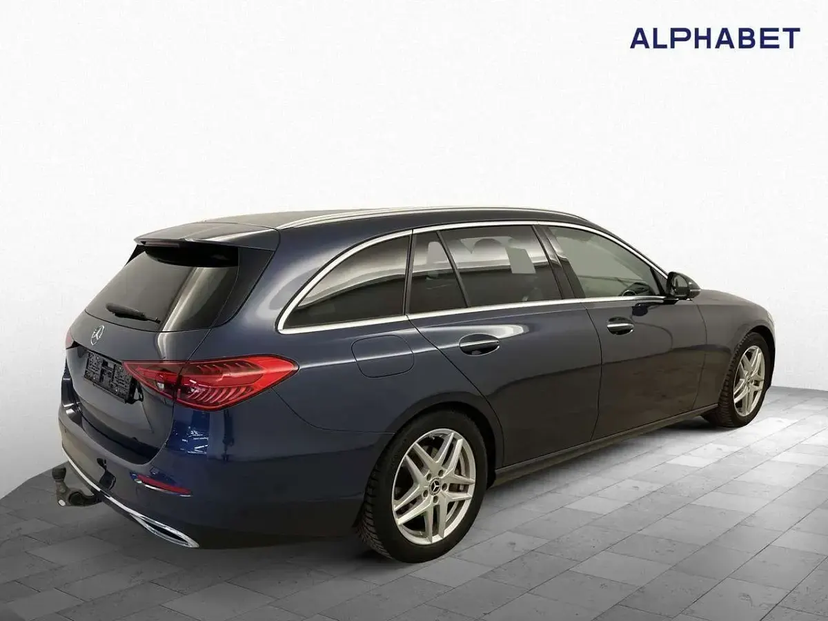 Gebraucht Mercedes C220 Avantgarde 200 PS (147 kW) 2023 Blau Kombi