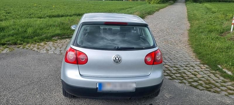 Gebraucht VW Golf IV 116 PS (85 kW) 2004 Silber Kleinwagen