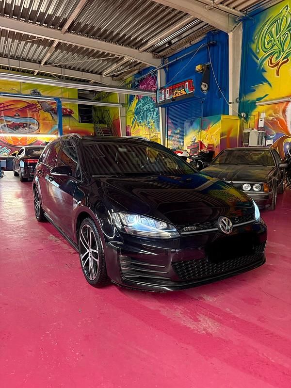 Schwarz Gebraucht 2017 VW Golf VII GTD Kombi | 13.499 € (Superpreis) - Bild 1/4