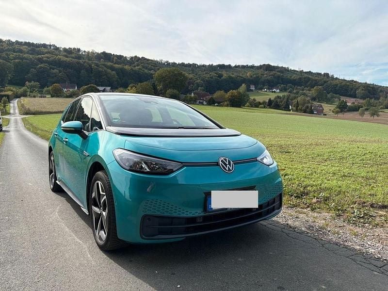 Grün Gebraucht 2023 VW ID.3 Pro Kleinwagen | 25.700 € (Superpreis) - Bild 1/4