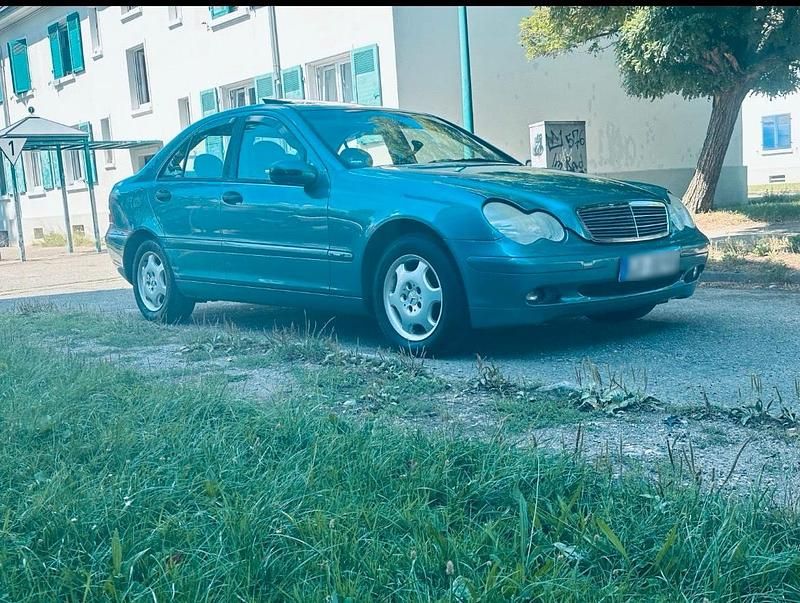 Gebraucht Mercedes C180 143 PS (105 kW) 2002 Blau Limousine