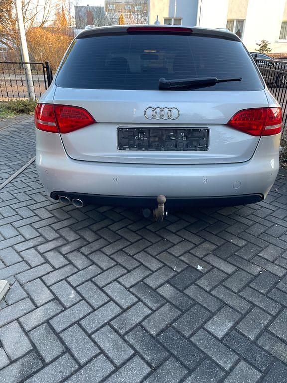 Gebraucht Audi A4 Attraction 136 PS (100 kW) 2011 Silber Kombi