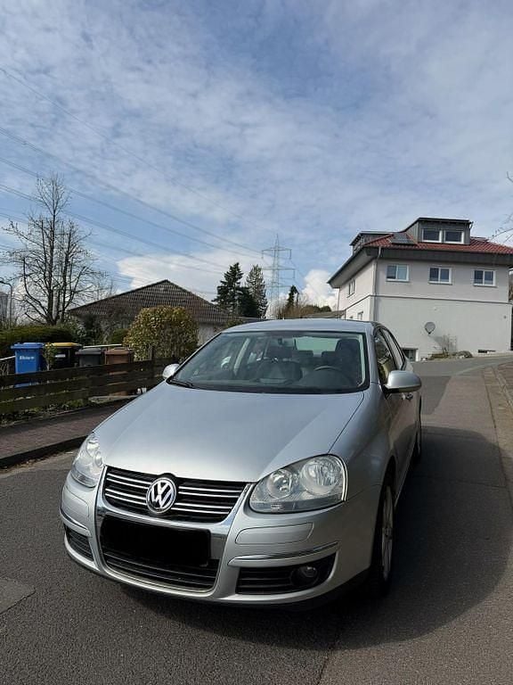 Gebraucht VW Jetta 122 PS (89 kW) 2009 Silber Limousine