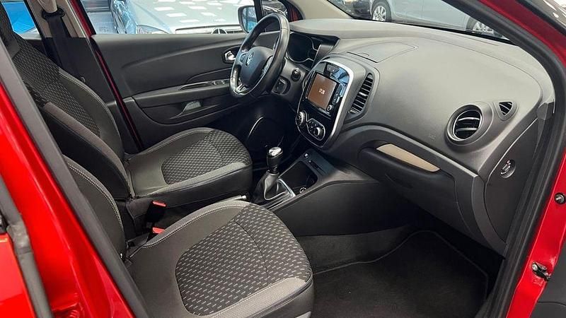 Gebraucht Renault Captur Intens 90 PS (66 kW) 2017 Rot SUV