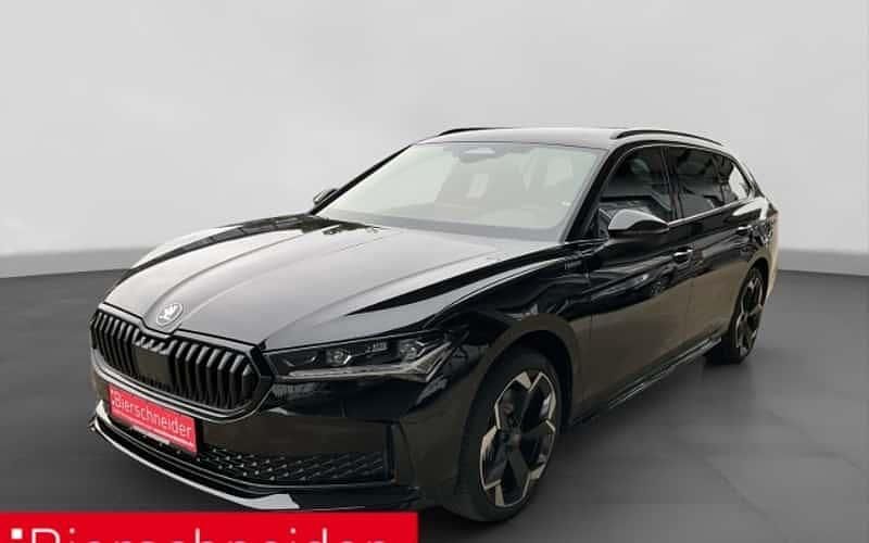 Schwarz Neu 2025 Skoda Superb SportLine Kombi | 52.990 € (Fairer Preis) - Bild 1/4