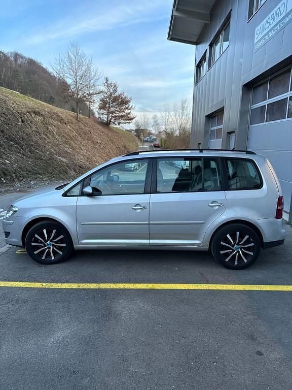 Gebraucht VW Touran 140 PS (102 kW) 2010 Grau Van / Kleinbus