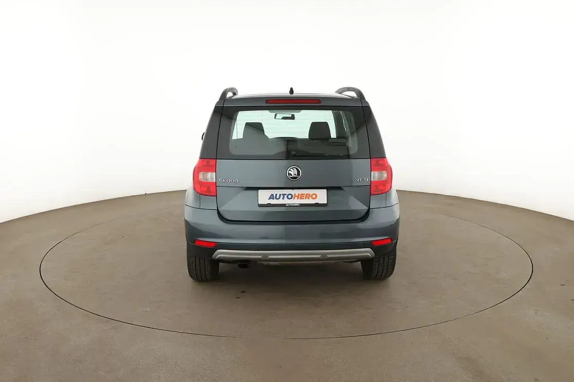 Gebraucht Skoda Yeti Cool Edition 110 PS (80 kW) 2017 Grau SUV