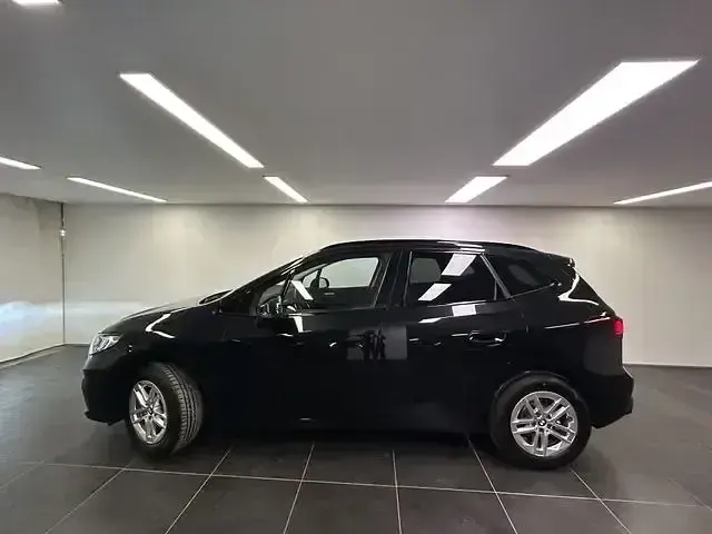 Gebraucht BMW 218 Active Tourer Efficient Dynamics 136 PS (100 kW) 2025 Saphirschwarz Van / Kleinbus