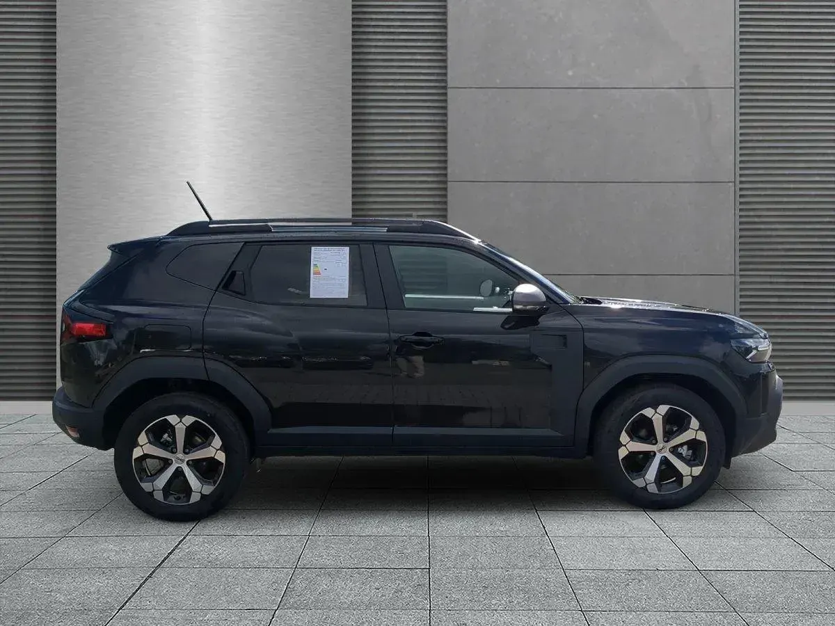 Neu Dacia Duster Journey 122 PS (89 kW) 2025 Perlmuttschwarz SUV