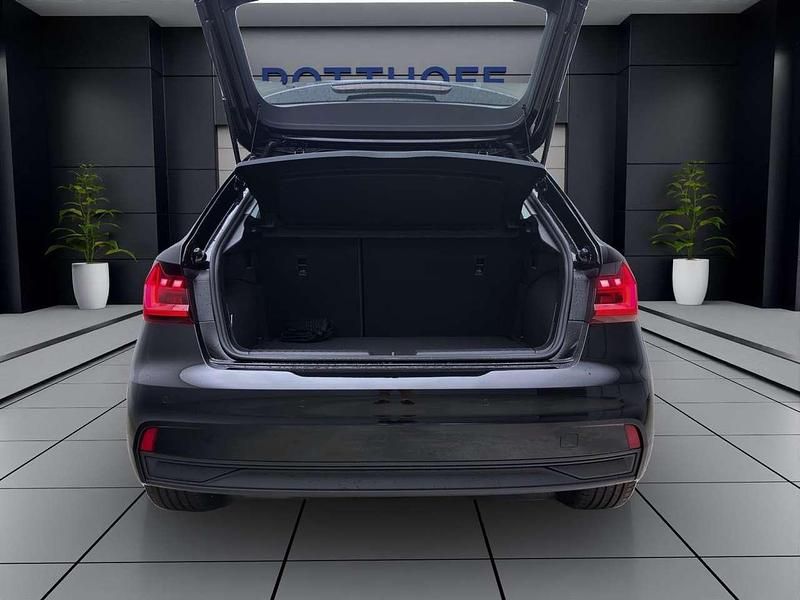Gebraucht Audi A1 95 PS (69 kW) 2025 Mythosschwarz metallic SUV