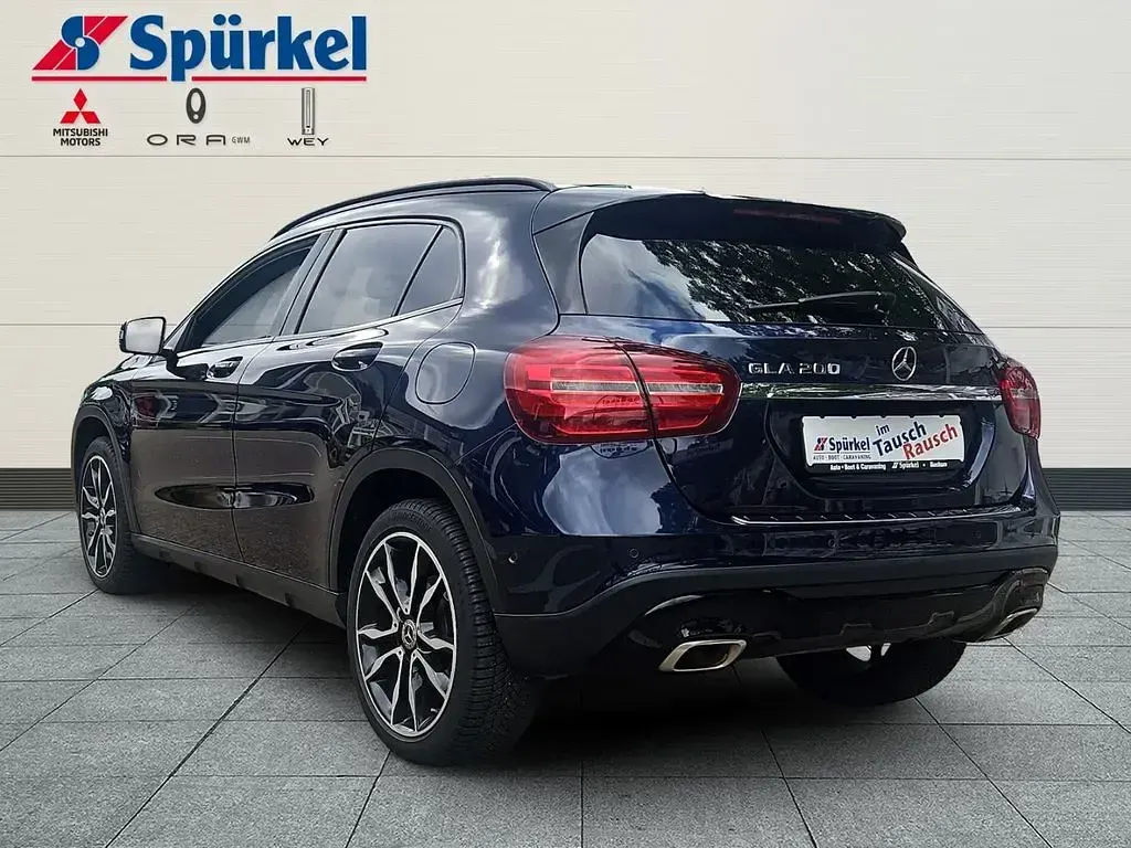 Gebraucht Mercedes GLA200 Night 156 PS (114 kW) 2018 Blau SUV