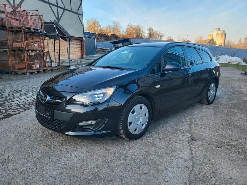 Schwarz Gebraucht 2016 Opel Astra Kombi | 4.900 € (Superpreis) - Bild 1/4