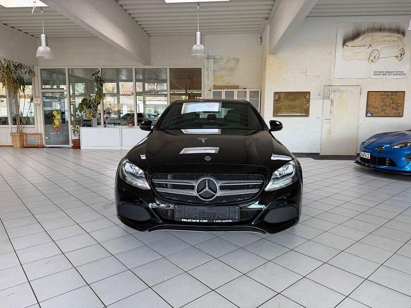 Gebraucht Mercedes C180 156 PS (114 kW) 2018 Schwarz Limousine