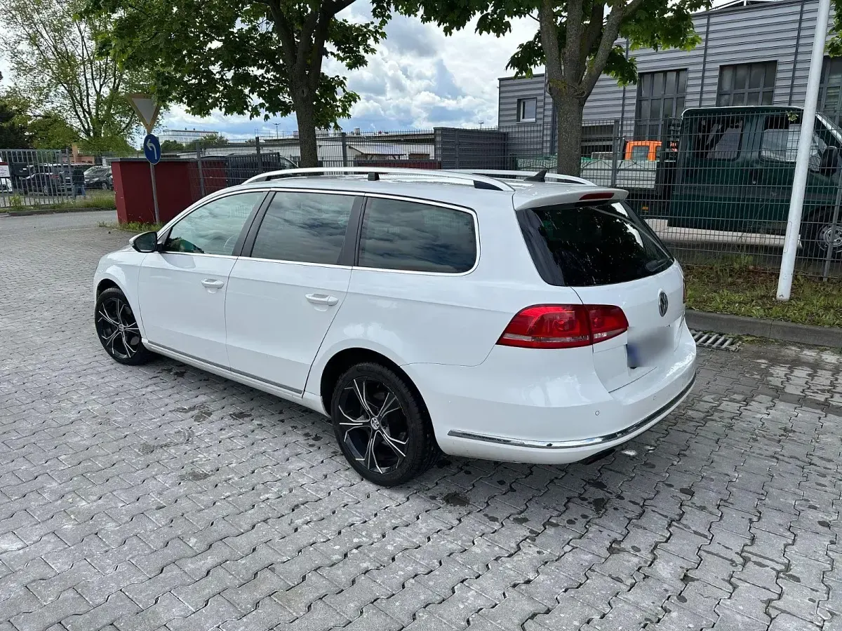 Używany VW Passat Comfortline 140 KM (102 kW) 2011 Biały Kombi